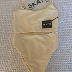 Cut Out Women’s One piece swimsuit Skatie